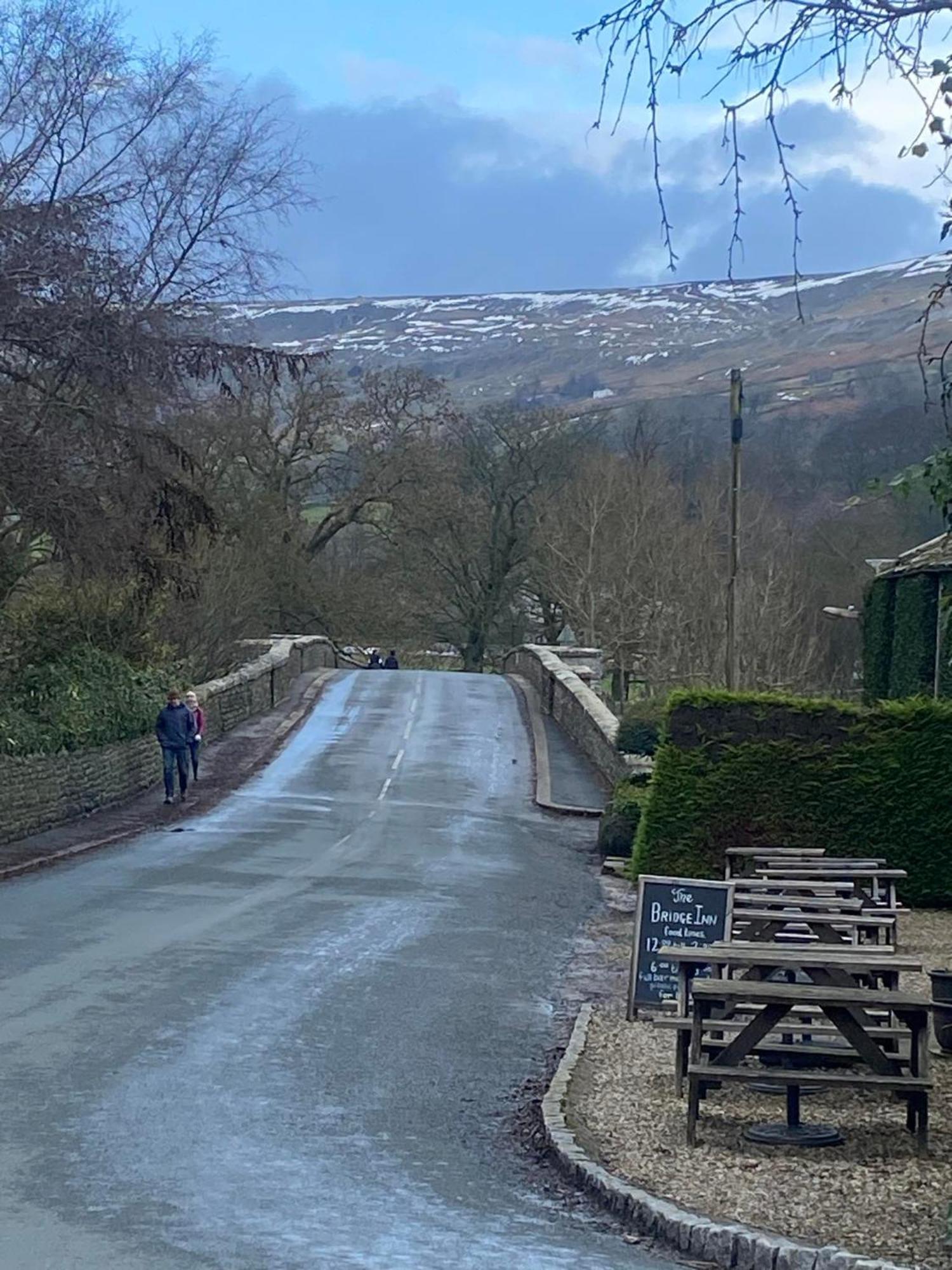 The Bridge Inn Reeth Eksteriør bilde